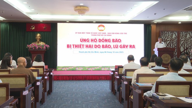 TP. Hồ Chí Minh tiếp nhận hơn 35 tỷ đồng hỗ trợ đồng bào vùng bão lũ Bắc Trung Bộ. - Ảnh 1.