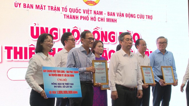 TP. Hồ Chí Minh tiếp nhận hơn 35 tỷ đồng hỗ trợ đồng bào vùng bão lũ Bắc Trung Bộ. - Ảnh 4.