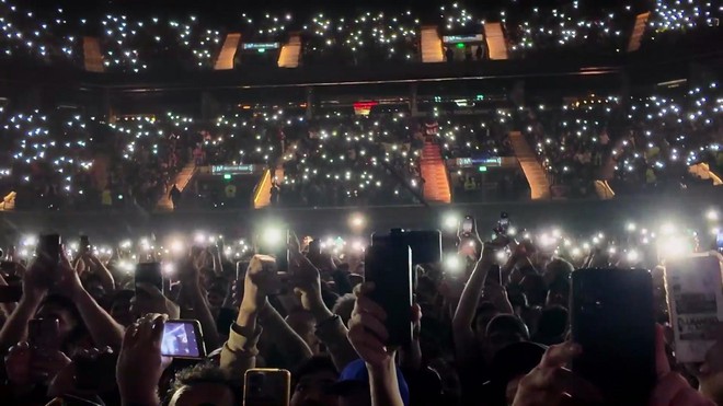 Tổng thống Argentina hát rock, ra mắt sách mới - Ảnh 3.