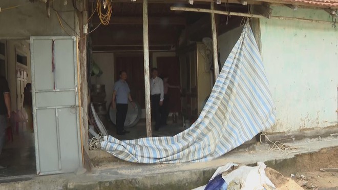 TP. Hồ Chí Minh thăm hỏi, hỗ trợ đồng bào Hà Tĩnh và Quảng Trị khắc phục thiệt hại do bão số 10 - Ảnh 7.