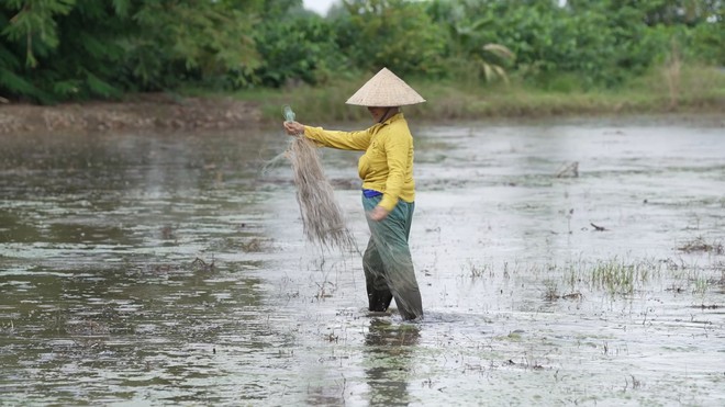 Ký ức về cha, sự hy sinh của mẹ và ước mơ giản dị của Huyền Anh - Mái ấm gia đình Việt - Ảnh 9.