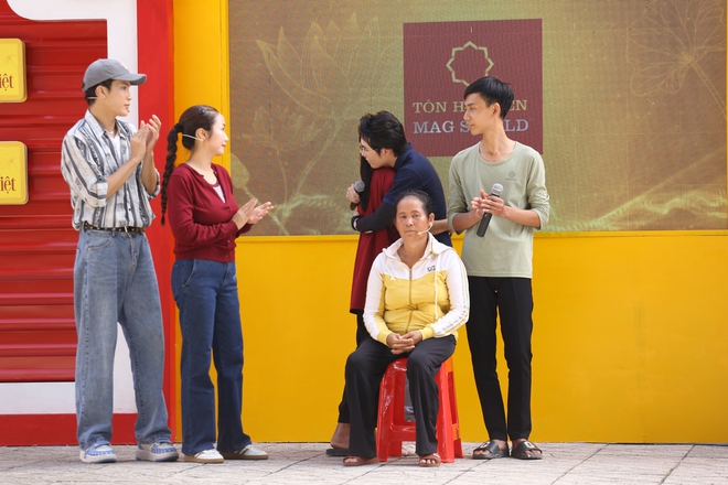 Ký ức về cha, sự hy sinh của mẹ và ước mơ giản dị của Huyền Anh - Mái ấm gia đình Việt - Ảnh 11.
