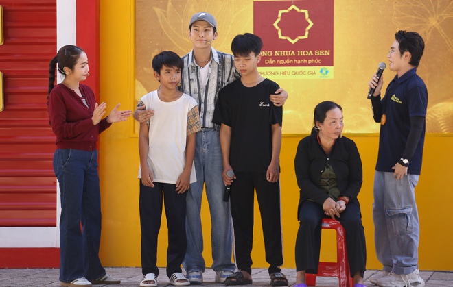Em Trọng Khang: Cậu bé mồ côi và những đêm bắt ếch kiếm tiền phụ giúp bà - Ảnh 8.