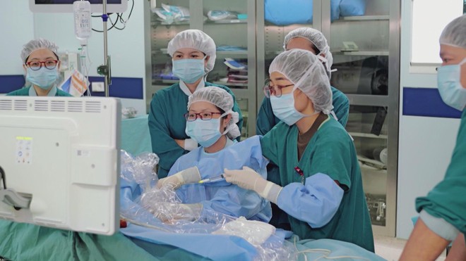 Hành trình phép màu: Khi hy vọng giúp bé ung thư xương tự bước đi - Ảnh 3.