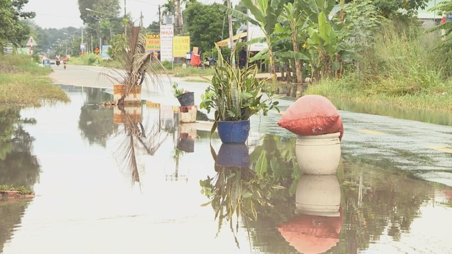 Khẩn trương ứng phó, khắc phục tình trạng ngập cục bộ kéo dài - Ảnh 1.