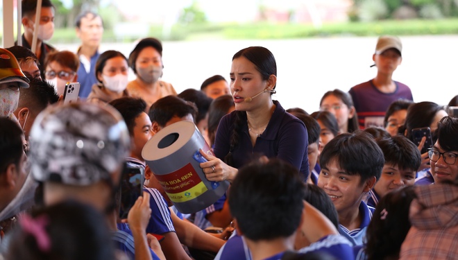 Quách Tuấn Du: 10 tuổi mồ côi cha, đi bán bánh dạo để kiếm tiền phụ mẹ - Mái ấm gia đình Việt - Ảnh 4.
