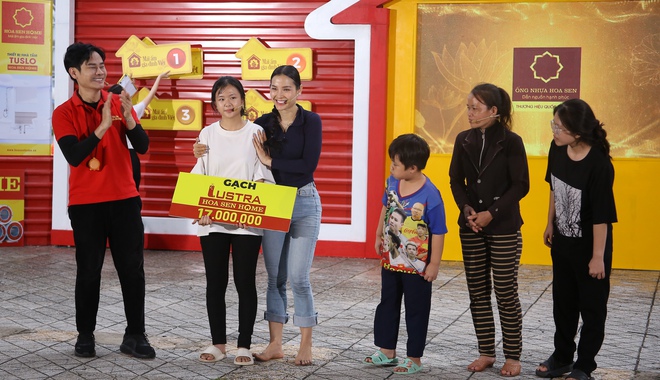 Quách Tuấn Du: 10 tuổi mồ côi cha, đi bán bánh dạo để kiếm tiền phụ mẹ - Mái ấm gia đình Việt - Ảnh 6.