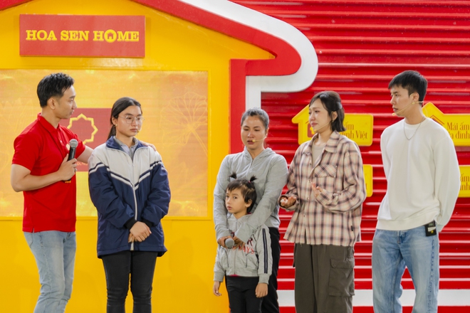 "Mái ấm gia đình Việt trao" hơn 1,5 tỉ đồng trong lần đầu tiên ghi hình tại Thủ đô Hà Nội - Ảnh 10.