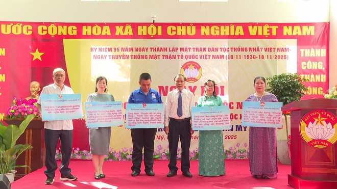 Phường Tân Mỹ (TP. Hồ Chí Minh): Phát động phong trào "Tân Mỹ muôn sắc hoa" tại Ngày hội Đại đoàn kết - Ảnh 2.