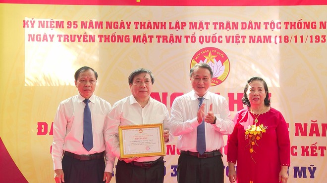 Phường Tân Mỹ (TP. Hồ Chí Minh): Phát động phong trào "Tân Mỹ muôn sắc hoa" tại Ngày hội Đại đoàn kết - Ảnh 3.