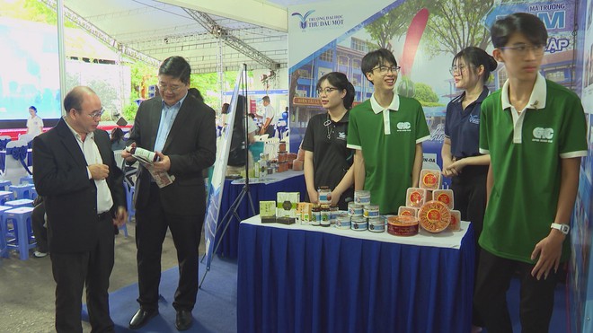 Hơn 10.000 người tham gia Ngày hội Kết nối Việc làm (Job Link) 2025 - Ảnh 2.