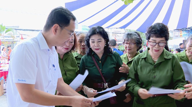 Sôi nổi Ngày hội Đại đoàn kết toàn dân tộc tại phường Phú Thuận, TP. Hồ Chí Minh - Ảnh 5.