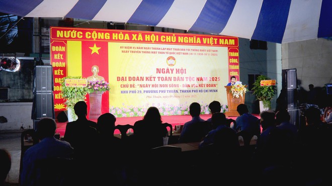 Sôi nổi Ngày hội Đại đoàn kết toàn dân tộc tại phường Phú Thuận, TP. Hồ Chí Minh - Ảnh 1.