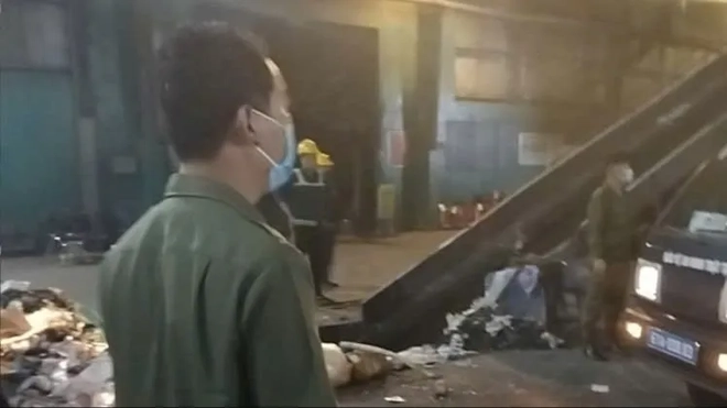 Lãnh đạo UBND phường Bến Cát (TP. Hồ Chí Minh): Xác đà điểu được tiêu hủy đúng quy trình - Ảnh 1.