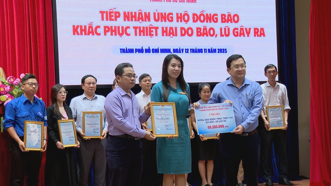 TP. Hồ Chí Minh: Hơn 224 tỉ đồng ủng hộ đồng bào bị thiệt hại do bão, lũ - Ảnh 4.