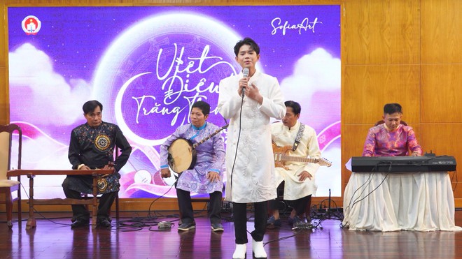 Việt điệu trăng thanh: Sân chơi mới khích lệ học sinh gắn bó với âm nhạc truyền thống - Ảnh 2.