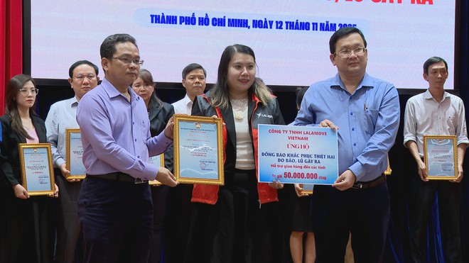 TP. Hồ Chí Minh: Hơn 224 tỉ đồng ủng hộ đồng bào bị thiệt hại do bão, lũ - Ảnh 7.