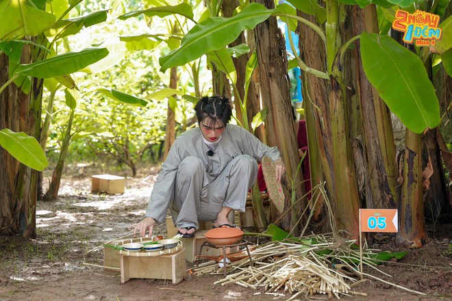 Cody Nam Võ bị HIEUTHUHAI “chơi dơ”, Ngô Kiến Huy nấu cháo thành cơm - 2 Ngày 1 Đêm mùa 4 - tập 88 - Ảnh 1.