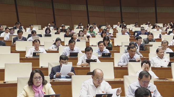 Đại biểu đề nghị quan tâm phát triển nền kinh tế hàng không tầm thấp- Ảnh 5. Đại biểu đề nghị quan tâm phát triển nền kinh tế hàng không tầm thấp- Ảnh 5.