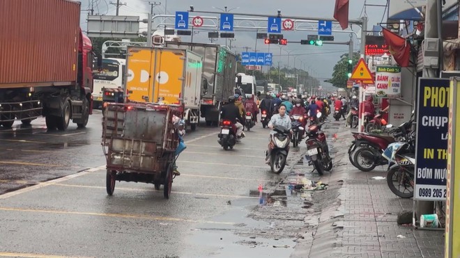 Báo động tình trạng đi ngược chiều trên Quốc lộ 51- Ảnh 1.