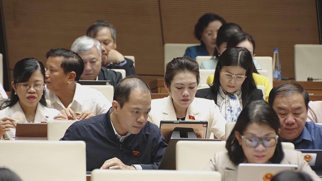 Nghị quyết về kế hoạch phát triển kinh tế - xã hội năm 2026 được Quốc hội thông qua - Ảnh 2.