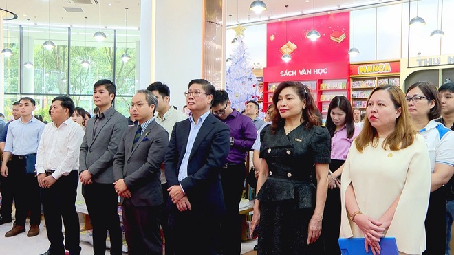 Nhà sách Fabico Hùng Vương chính thức khai trương- Ảnh 2. Nhà sách Fabico Hùng Vương chính thức khai trương- Ảnh 2.