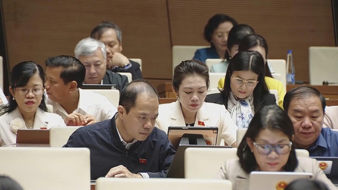 Bảo đảm quyền lợi và phát huy năng lực viên chức  - Ảnh 4.