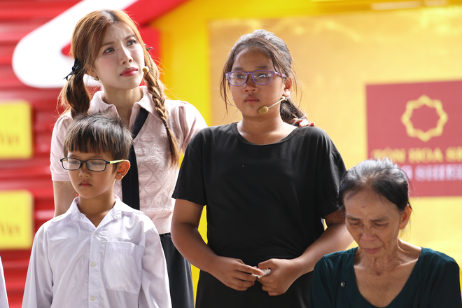 Kim Hân: Em không tủi thân, chỉ thương cha và bà - Mái ấm gia đình Việt - Ảnh 7.