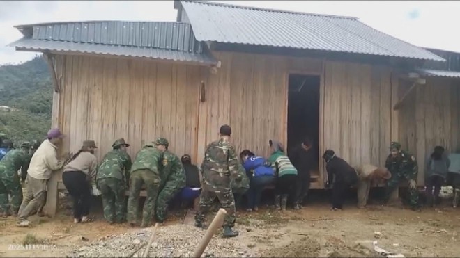 60 Giây ngày 14/11/2025 I Phá đường dây mua bán khoảng 7 tấn pháo xuyên quốc gia qua không gian mạng - Ảnh 6.