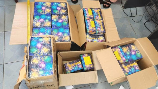 60 Giây ngày 14/11/2025 I Phá đường dây mua bán khoảng 7 tấn pháo xuyên quốc gia qua không gian mạng - Ảnh 4.