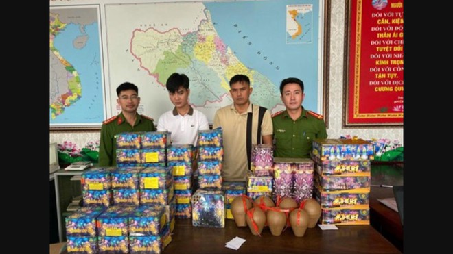 60 Giây ngày 14/11/2025 I Phá đường dây mua bán khoảng 7 tấn pháo xuyên quốc gia qua không gian mạng - Ảnh 2.