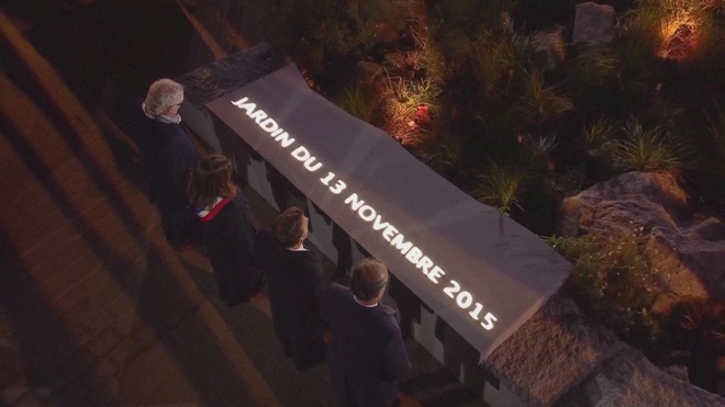 Pháp tưởng niệm 10 năm vụ tấn công khủng bố ở Paris- Ảnh 4.