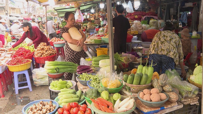 Giá rau xanh tại TP. Hồ Chí Minh tăng vọt do ảnh hưởng của thời tiết - Ảnh 5.