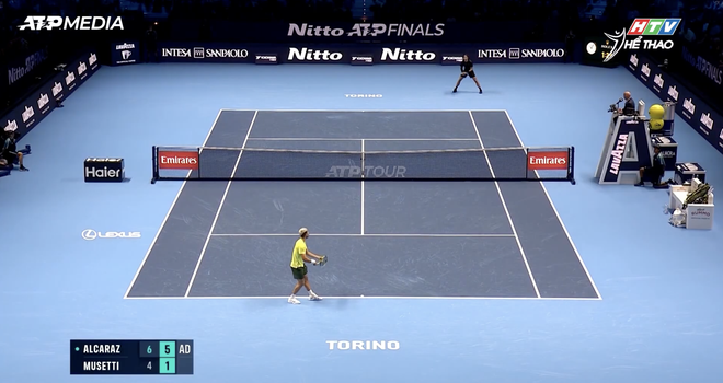 Dẫn đầu bảng đấu ở ATP Finals, Carlos Alcaraz giành ngôi số 1 thế giới kết thúc năm- Ảnh 2. Dẫn đầu bảng đấu ở ATP Finals, Carlos Alcaraz giành ngôi số 1 thế giới kết thúc năm- Ảnh 2.