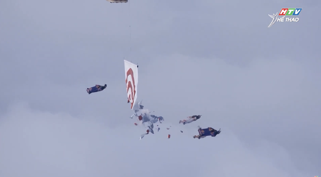 Đường đua vượt chướng ngại vật trên không- Ảnh 2. Đường đua vượt chướng ngại vật trên không- Ảnh 2.