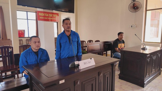 60 Giây ngày 15/11/2025 I Ô tô lao lên vỉa hè ở Vũng Tàu tông hàng loạt xe máy - Ảnh 4.