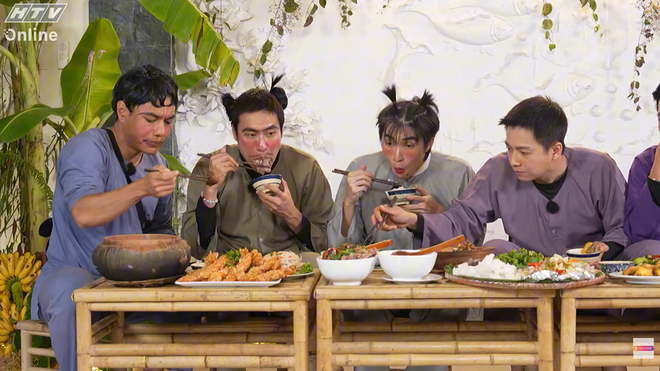 Cris Phan, HURRYKNG “thẫn thờ” bất chấp để được ăn nhưng không dễ dàng - 2 Ngày 1 Đêm 4 tập 9- Ảnh 2. Cris Phan, HURRYKNG “thẫn thờ” bất chấp để được ăn nhưng không dễ dàng - 2 Ngày 1 Đêm 4 tập 9- Ảnh 2.