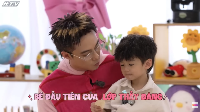 "Trường học siêu sao" - Tập 1 | Lý do bất ngờ khiến lớp thầy Hải Đăng Doo hot rần rần- Ảnh 1. "Trường học siêu sao" - Tập 1 | Lý do bất ngờ khiến lớp thầy Hải Đăng Doo hot rần rần- Ảnh 1.