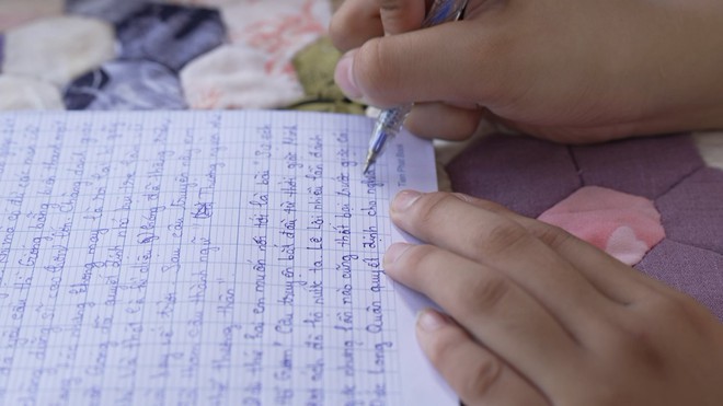 Mái ấm gia đình Việt: Ngọc Trân nuôi ước mơ làm bác sĩ để chữa bệnh cho bà và cha - Ảnh 2.