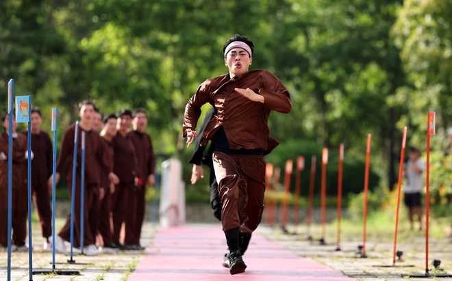 2 Ngày 1 Đêm 4 - Tập 9: HURRYKNG – Cris Phan vượt qua Hunter “nhẹ tênh” - Ảnh 2.