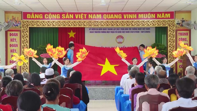 Ngày hội Đại đoàn kết toàn dân tộc tại ấp Nhân Trí, xã Xuyên Mộc: Hướng đến mục tiêu "An ninh - An sinh - An dân"- Ảnh 2. Ngày hội Đại đoàn kết toàn dân tộc tại ấp Nhân Trí, xã Xuyên Mộc: Hướng đến mục tiêu "An ninh - An sinh - An dân"- Ảnh 2.