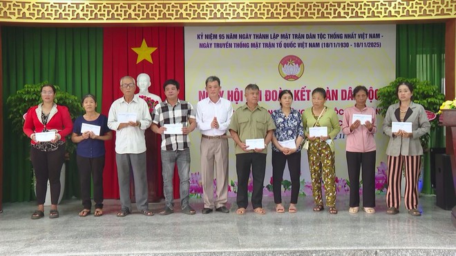 Ngày hội Đại đoàn kết toàn dân tộc tại ấp Nhân Trí, xã Xuyên Mộc: Hướng đến mục tiêu "An ninh - An sinh - An dân"- Ảnh 5. Ngày hội Đại đoàn kết toàn dân tộc tại ấp Nhân Trí, xã Xuyên Mộc: Hướng đến mục tiêu "An ninh - An sinh - An dân"- Ảnh 5.