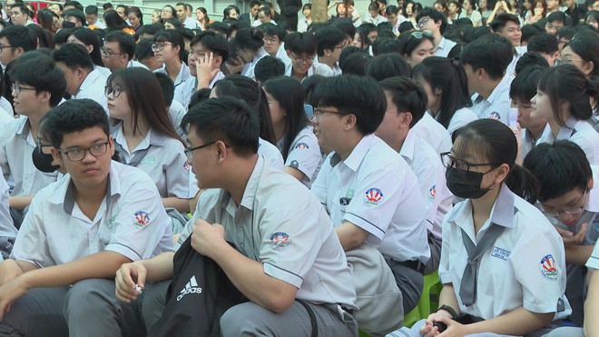 Thành phố Hồ Chí Minh chi gần 2.000 tỷ đồng để miễn phí bảo hiểm y tế: Những điều người dân cần biết - Ảnh 6.