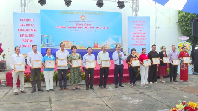 Phường Tân Sơn Nhất họp mặt kỷ niệm 95 năm Ngày truyền thống Mặt trận Tổ quốc Việt Nam - Ảnh 7.