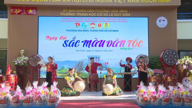 Ngày hội "Sắc màu Dân tộc" tại Phường Hòa Bình: Hội tụ văn hóa, lan tỏa nghĩa tình - Ảnh 1.