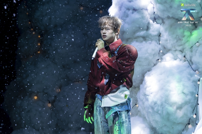 Đội buitruonglinh mang không khí Noel đến sớm tại Anh trai “Say hi” 2025 tập 10 - Ảnh 1.