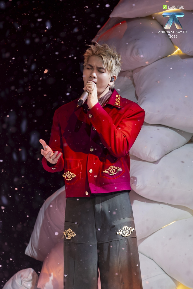 Đội buitruonglinh mang không khí Noel đến sớm tại Anh trai “Say hi” 2025 tập 10 - Ảnh 3.