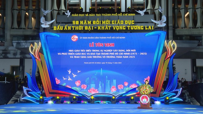 Giải Võ Trường Toản 2025: Vinh danh những giáo viên tiêu biểu TP. Hồ Chí Minh- Ảnh 4. Giải Võ Trường Toản 2025: Vinh danh những giáo viên tiêu biểu TP. Hồ Chí Minh- Ảnh 4.
