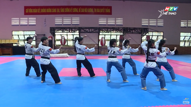 Võ sĩ Taekwondo Nguyễn Thiên Phụng hướng đến SEA Games 33 - Ảnh 2.