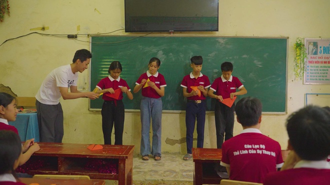 Mùa đông ấm áp nơi non cao: Gửi gắm tình thương vào hành trình tri thức- Ảnh 7.